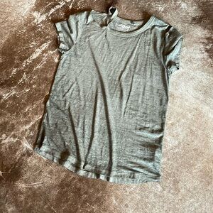 Silver jeans greenish tee medium.